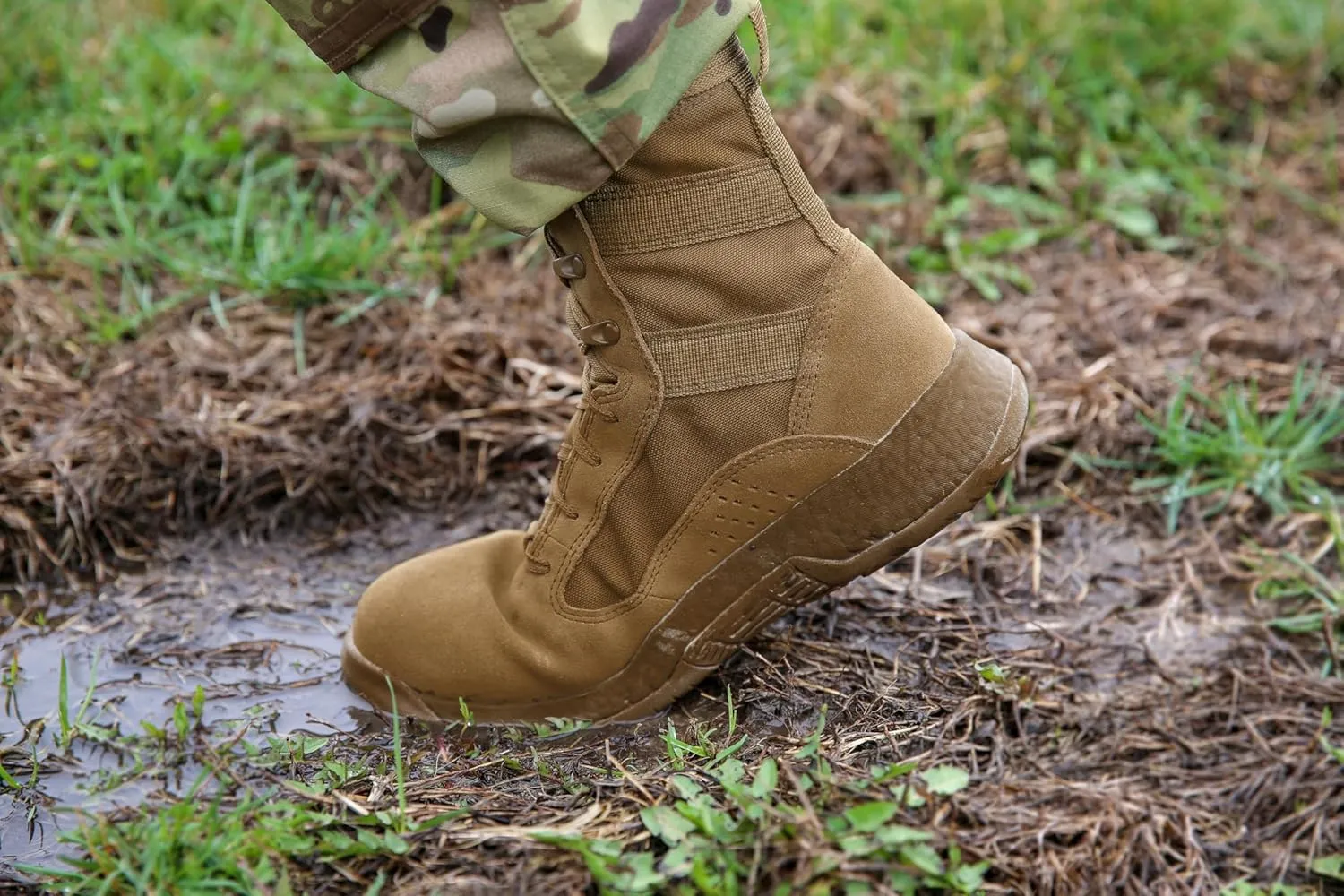 Belleville Men’s TR501 8 Inch AMRAP Athletic Training and Tactical Boots for Men - Army/Air Force OCP ACU Coyote Brown Cattlehide Leather with PT Traction Rubber Outsole