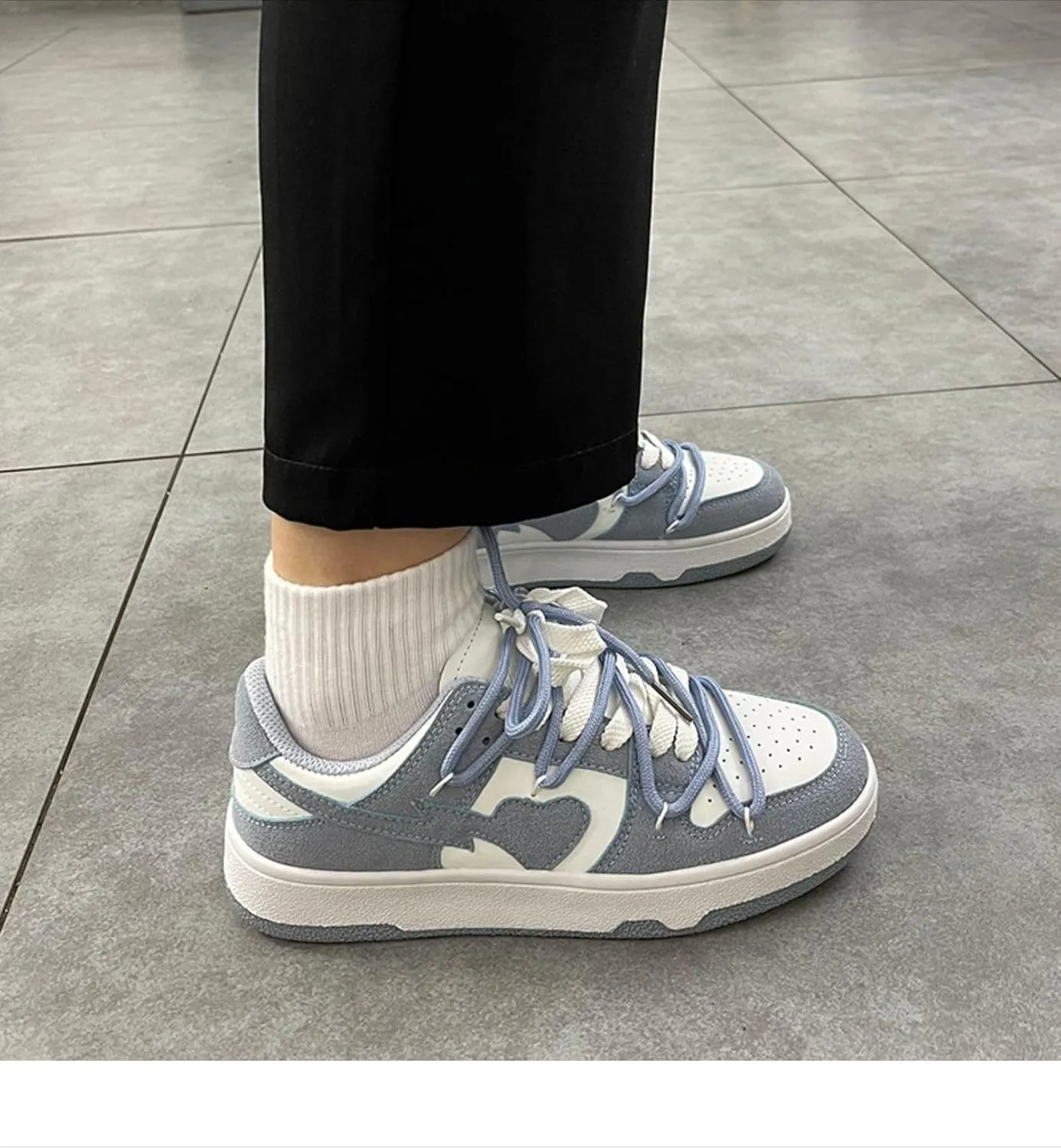 Canvas Y2K Vintage Heart Star Pattern Lace Up Sneakers Lightweight Fashion Non Slip Casual Shoes for Teen Girls Outdoor School Everyday Best Friend Look