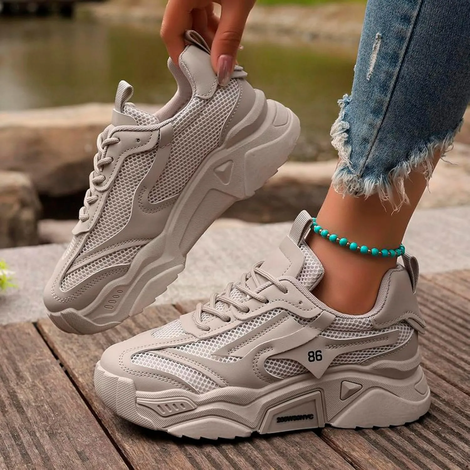 Flying Weaving Sneakers Women Fall and Winter Fashion Round Head Lace Up Casual Shoes Thick Bottom Men Water Shoe