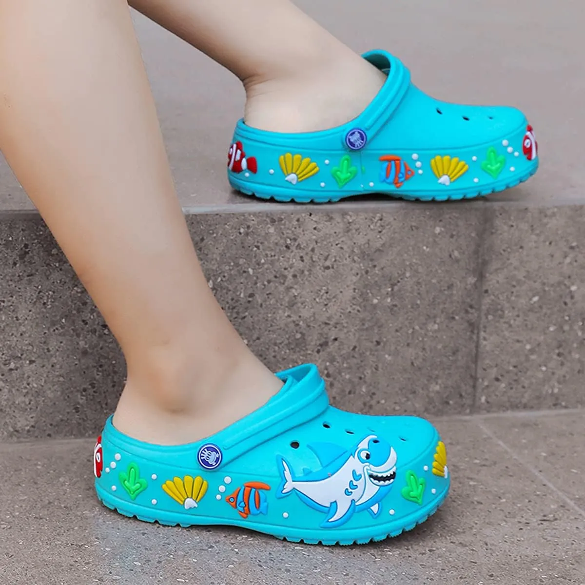 LIBINXIF Kids Clogs Slippers Sandals Cartoon Slides Non-Slip Girls Boys Cute Garden Shoes Children Lightweight Slip-on Beach Pool Shower Slippers