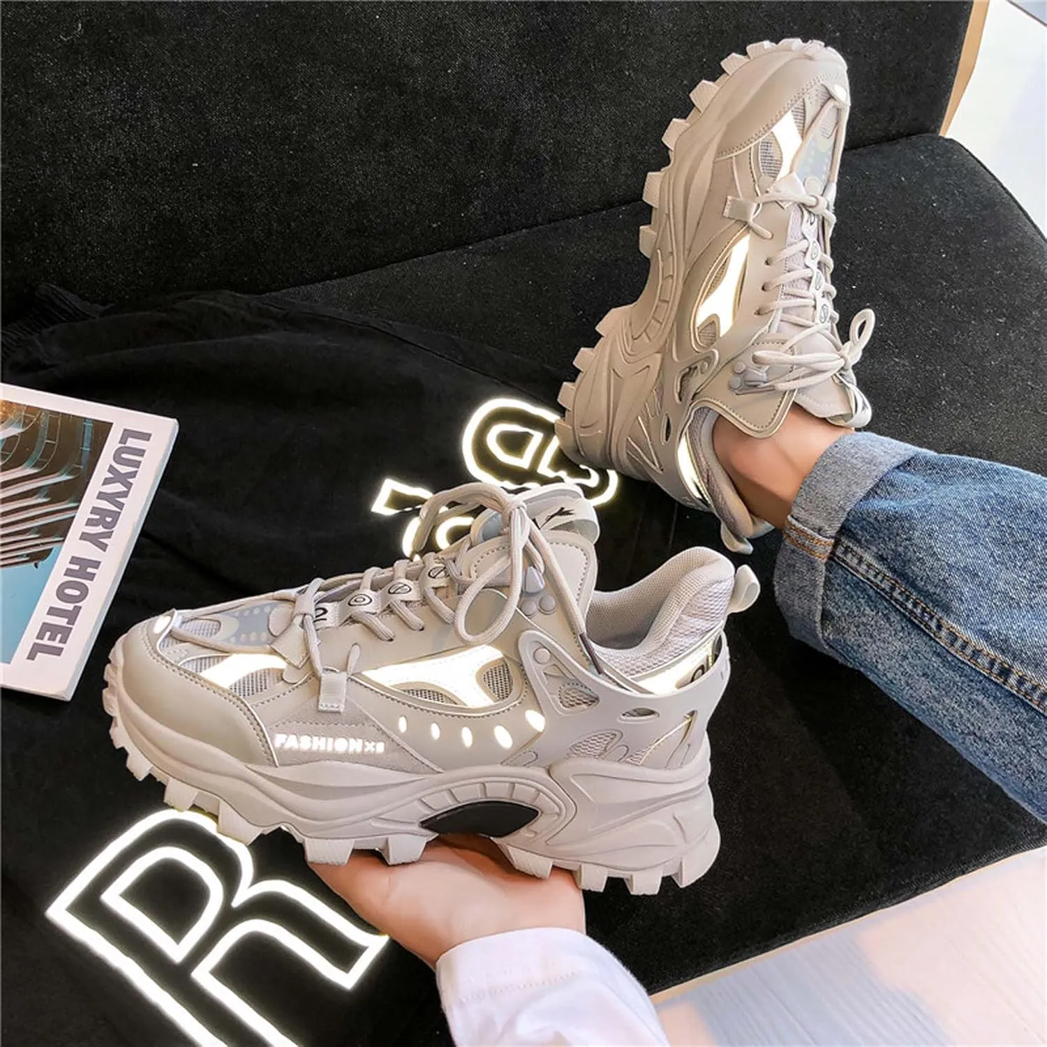 Men's Thick Bottom Sneakers Fashion Lace Up High Top Casual Shoes Comfortable Walking Jogging Tennis Shoes Outdoor Non-Slip Training Running Shoes