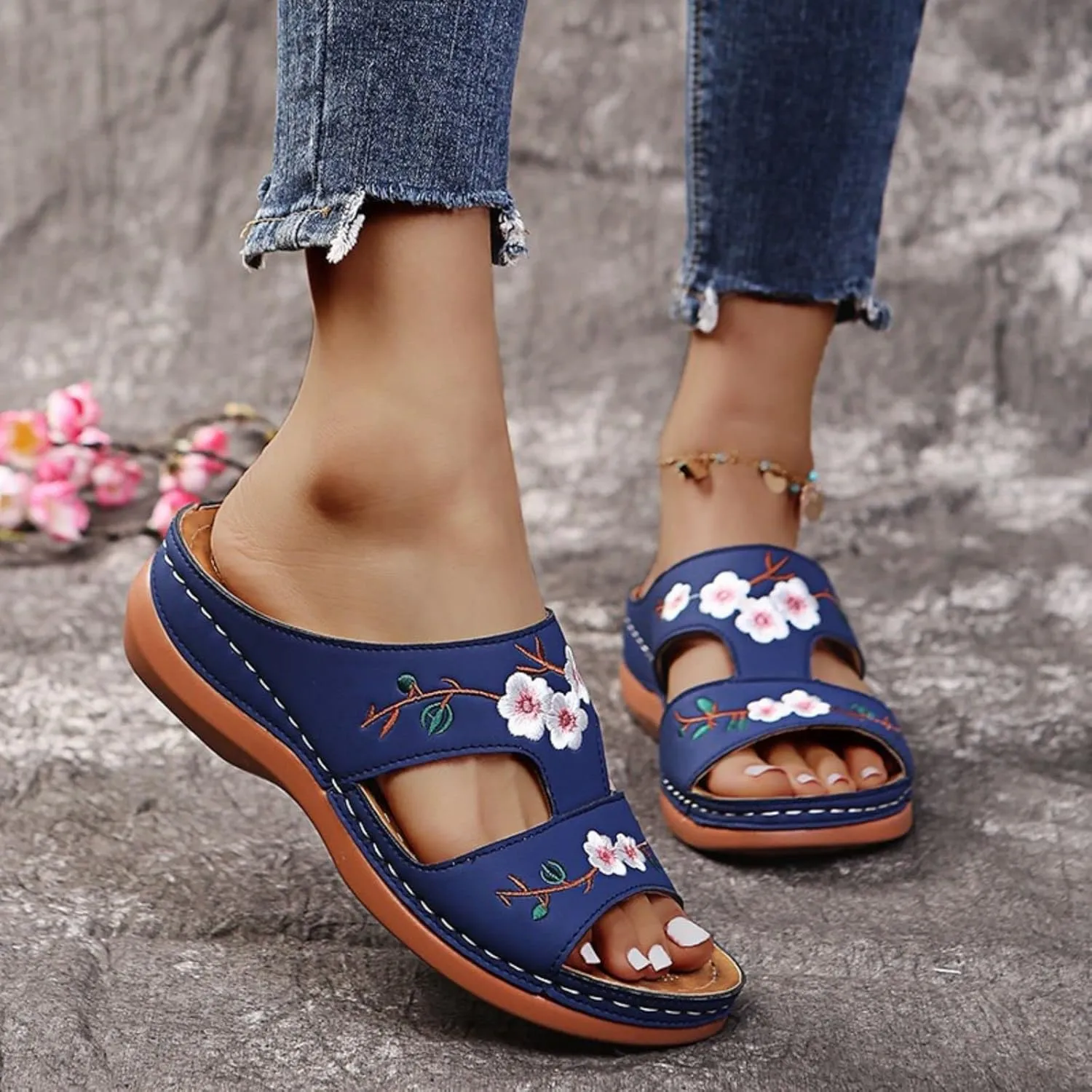 Orthopedic Sandals for Women Arch Support Walking Slippers Slip On Wide Width Anti-Slip Breathable Sandal Summer Flat Plantar Fasciitis Open Toe Beach Shoes Wedge Slides Platform