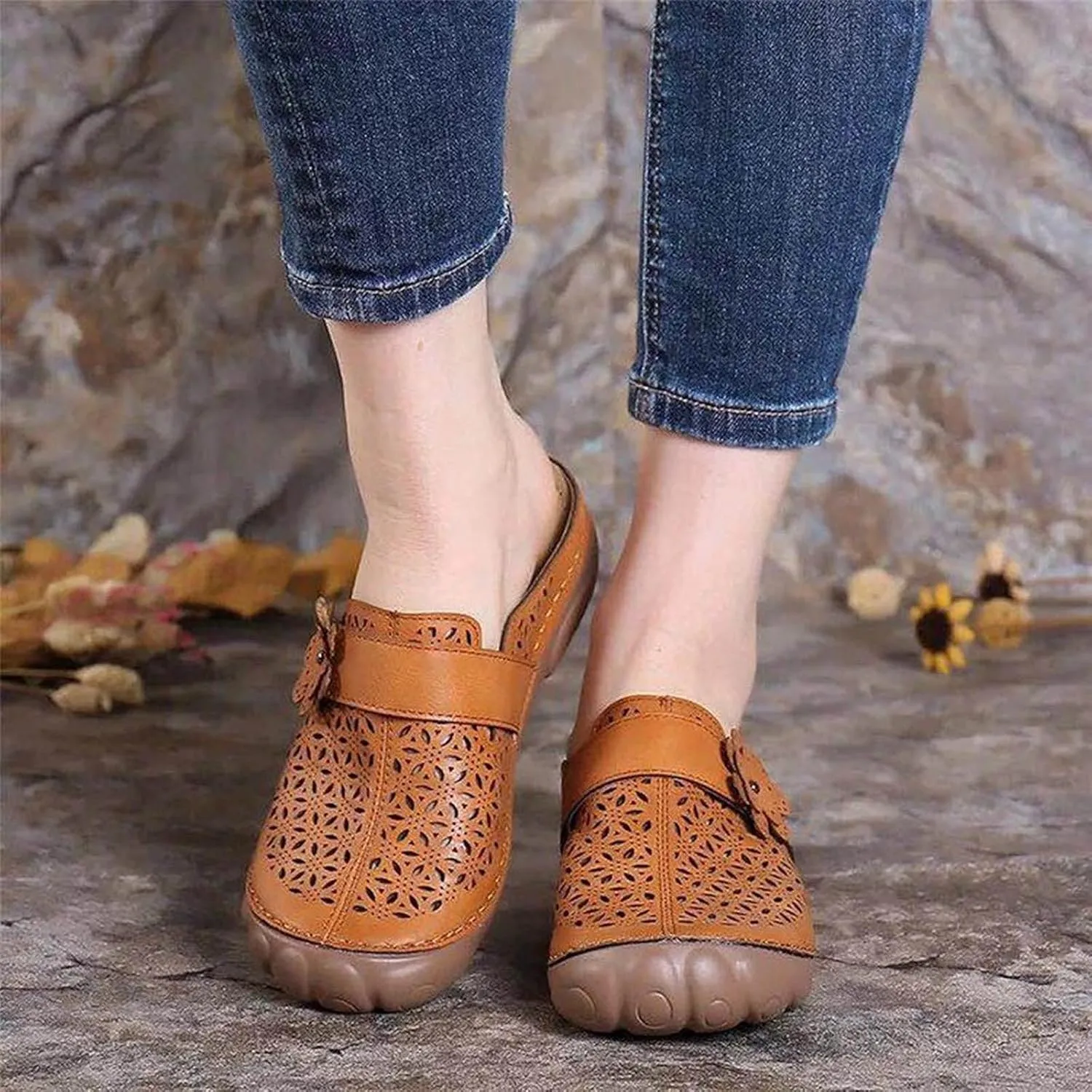 Womens Clogs Summer Flower Hollow Platform Sandals Vintage Soft Comfortable Casual Slip-on Slipper Lightweight Non-Slip Beach Shoes Flip Flops