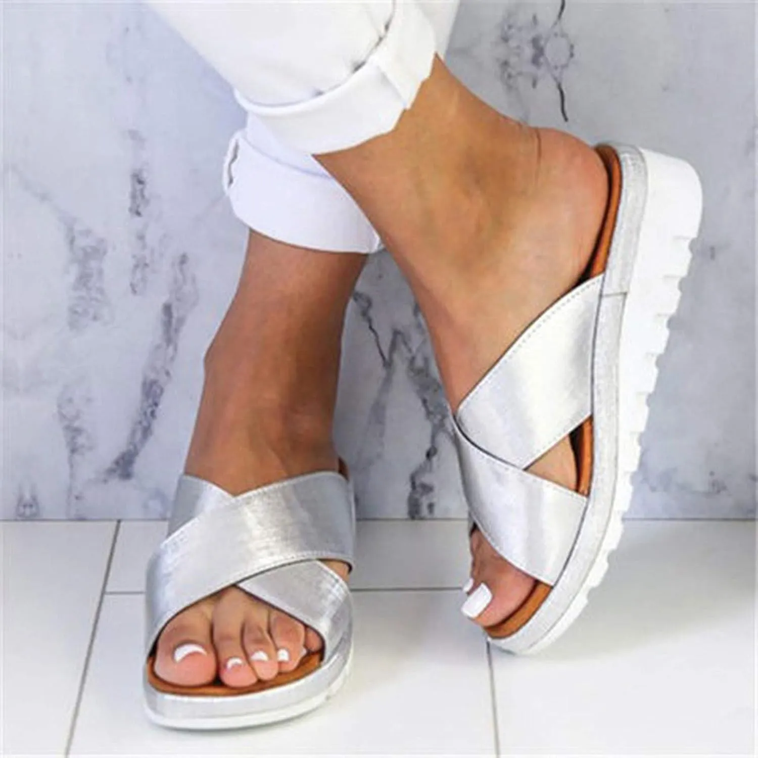 Womens Cross Straps Wedge Sandals Solid Comfortable Non-Slip Flat Shoes Summer Casual Open Toe Slip-on Slippers Trendy Beach Sandals Flip Flops