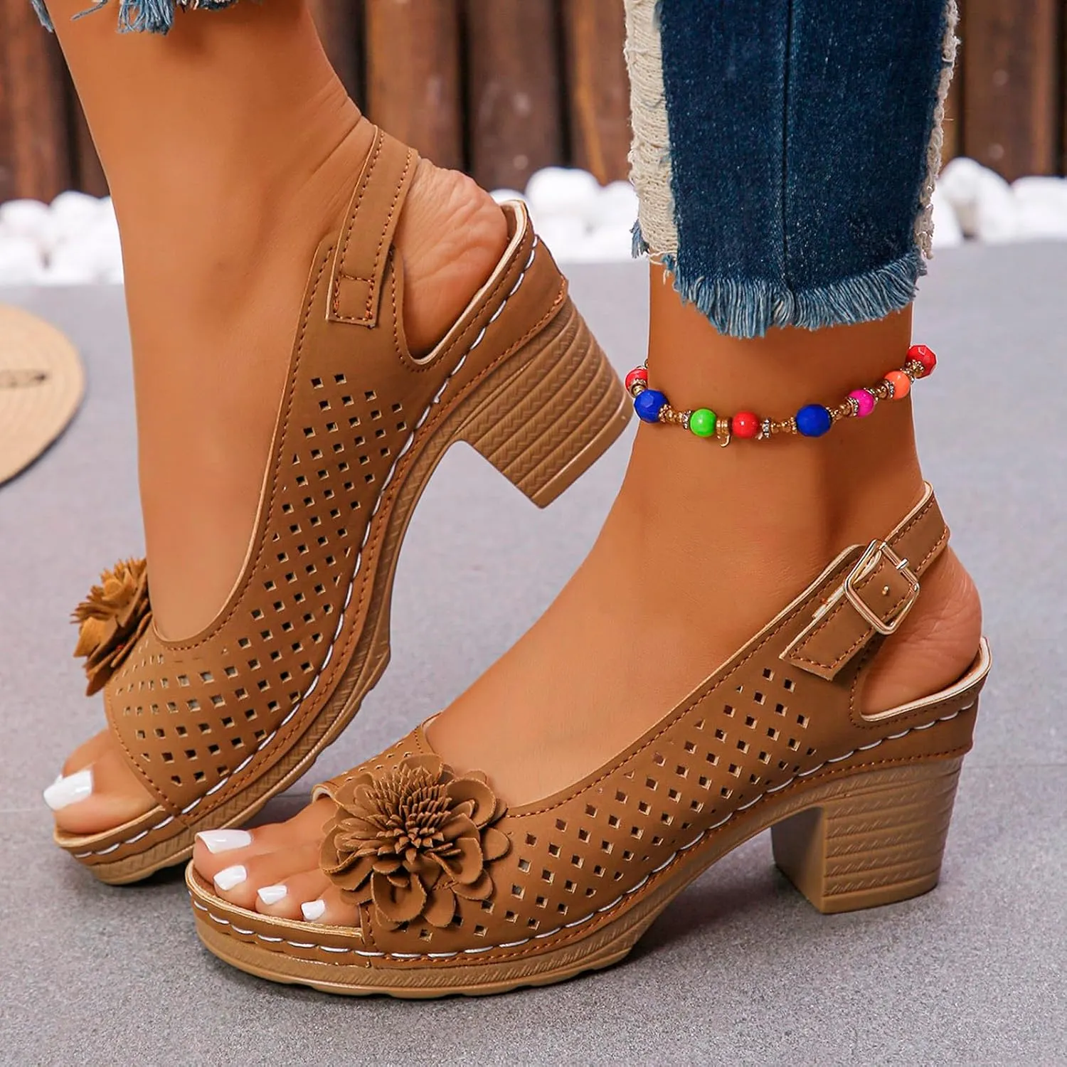 Womens Sandals Hollow Out Flower Decoration Chunky Heel Wedge Sandal Classic Casual Shoes Beach Vacation Walking Shoes Open Toe Sandal with Adjustable Hoop and Loop
